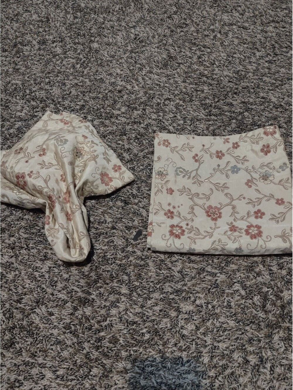 Waterford Set Of 2 Fine Table Floral Napkins 20x20